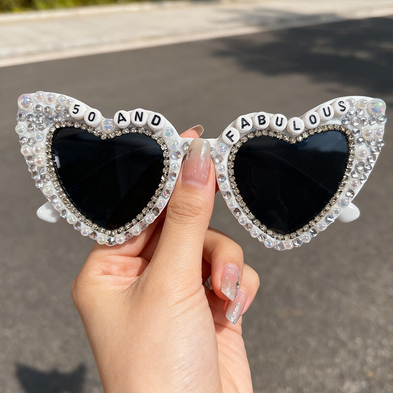 Herzförmige mit Perlen verzierte Sonnenbrille Karnz
