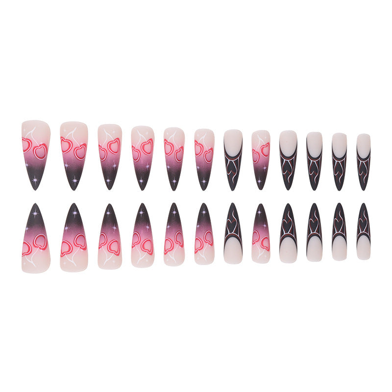 Stiletto Nagelkunst Verlängerungen mit Herzdesign Karnz