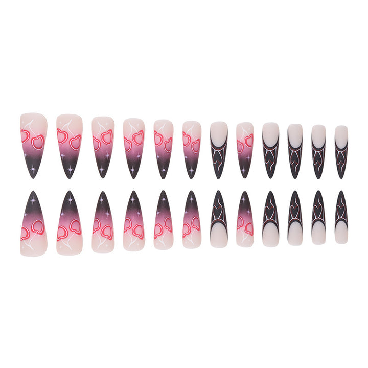 Stiletto Nagelkunst Verlängerungen mit Herzdesign Karnz