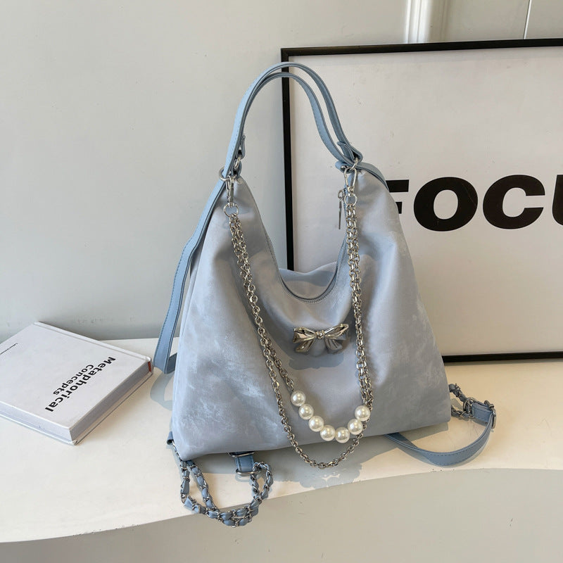 Modische Handtasche mit Einzigartigem Anhänger und Kettenakzenten Karnz