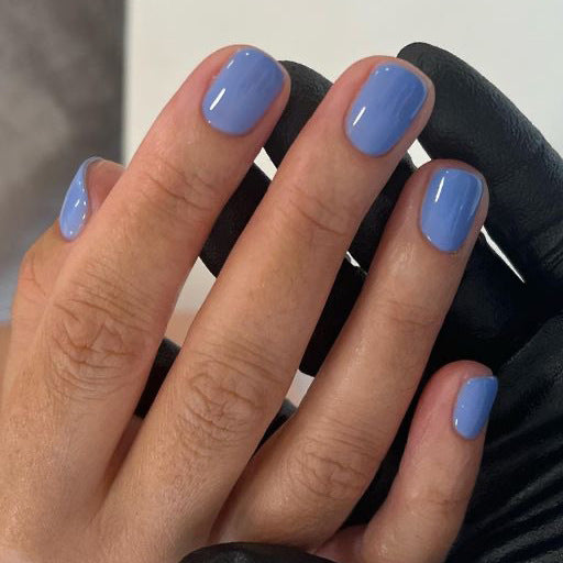Glamouröse Nagelkunst mit Hochglanz-Finish Karnz