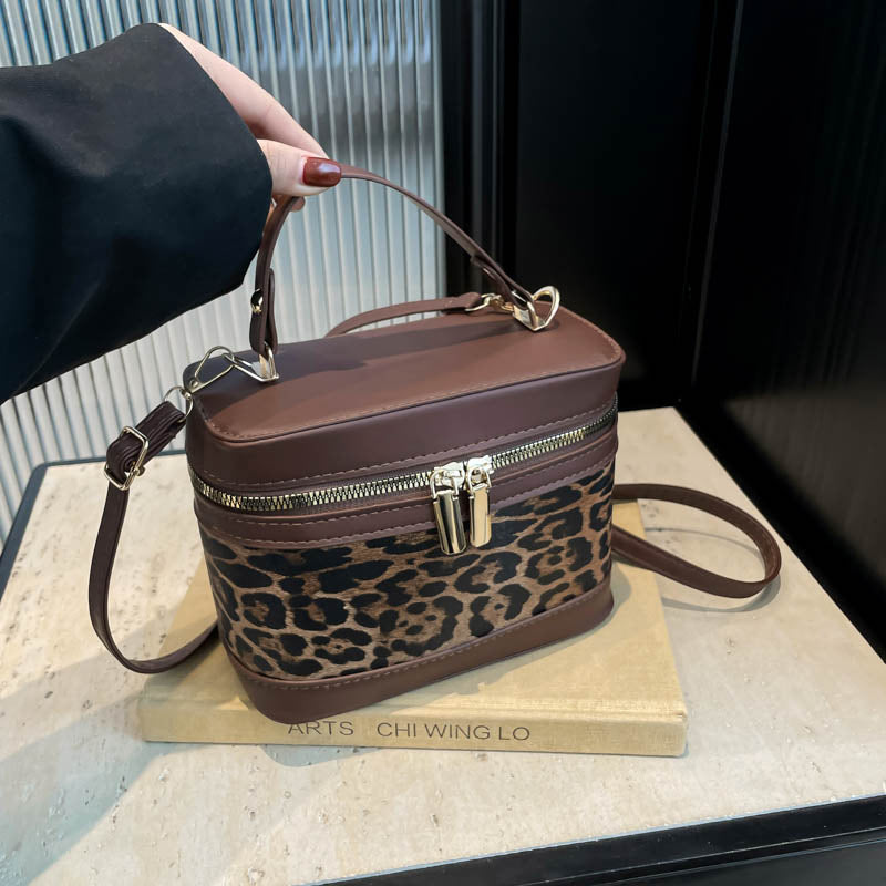 WoChic Leder- und Stoff Umhängetasche Karnz