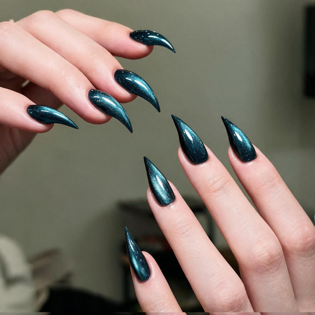 Künstlerisches Stiletto Press-On Nagelset mit glänzendem Finish Karnz