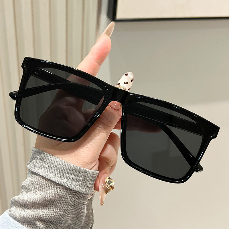Damen trendige quadratische Sonnenbrille mit UV-Schutz und stylischem transparenten Rahmen Karnz