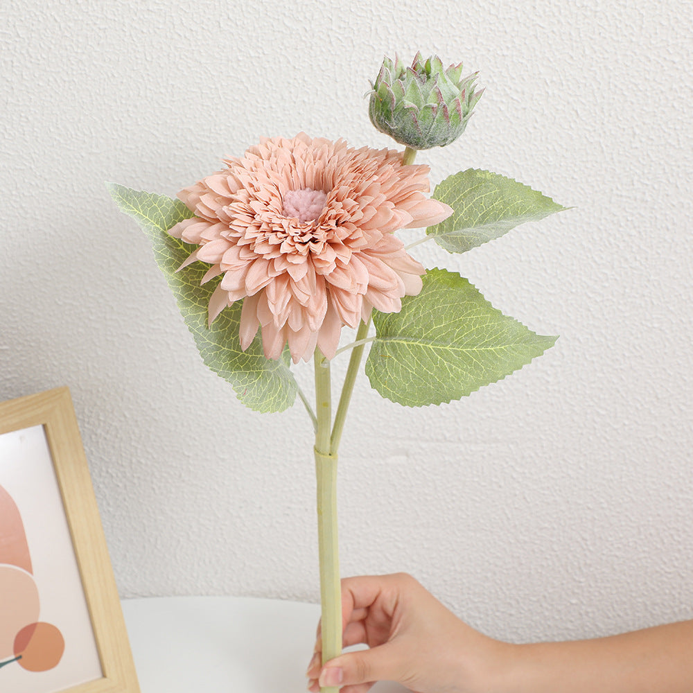 Künstlicher Blumenstrauß mit detailverliebten Blüten und Blättern Karnz