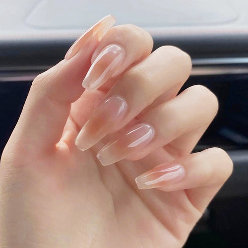Kunstnagelset mit elegantem French-Tipp und Glitzerakzenten Karnz