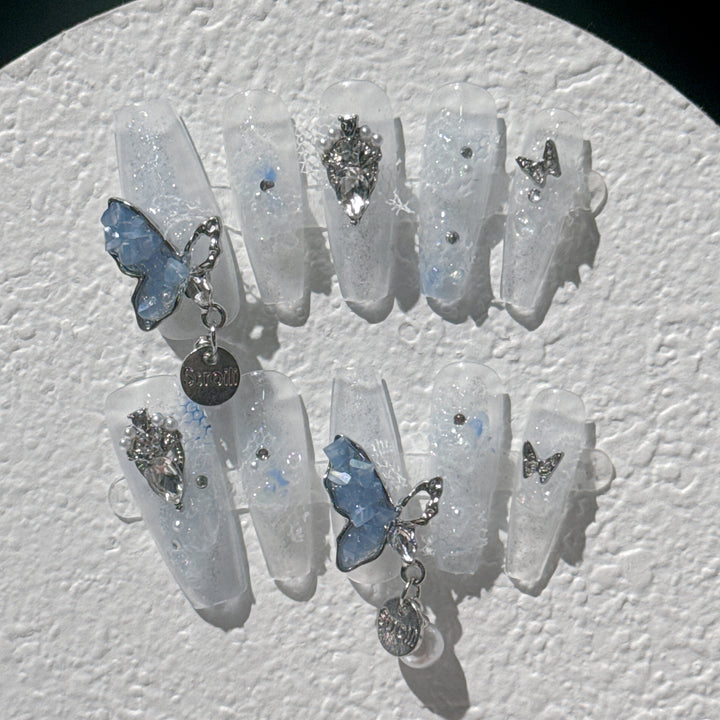 Dekoratives Schmetterling-inspiriertes 3D Press-On Nagelset