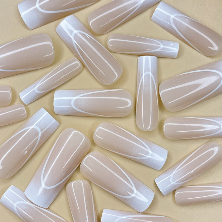 Elegante französische Tipp Lange Nagelverlängerungen Karnz