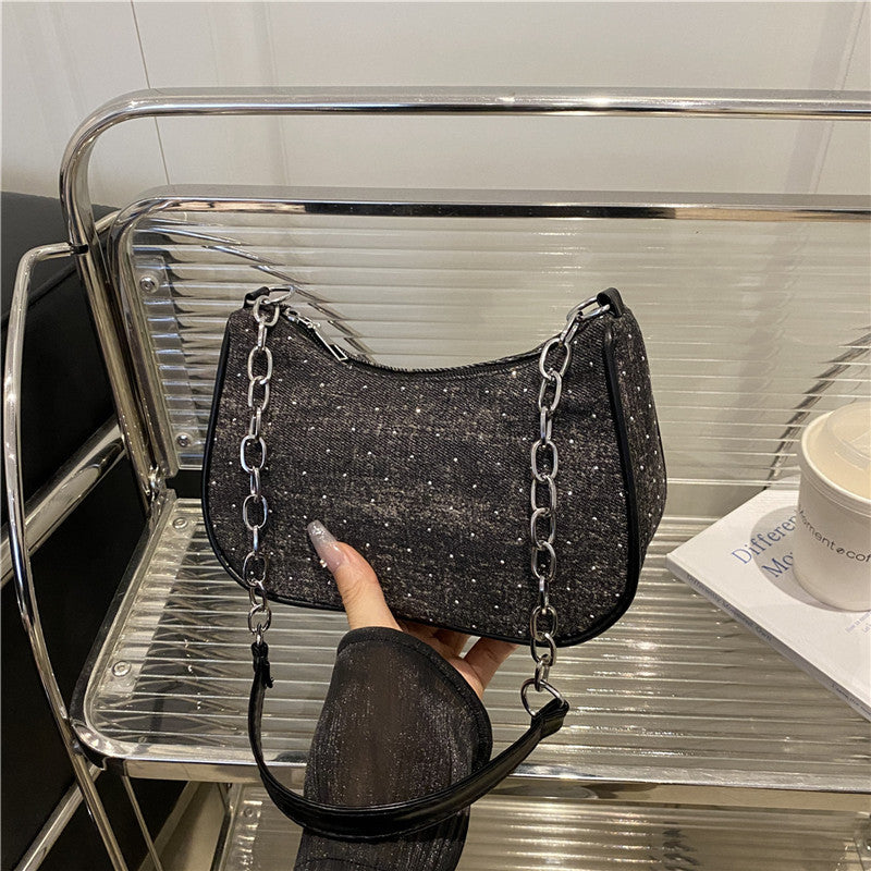 Stylische Hobo-Tasche mit Kettengriffen Karnz