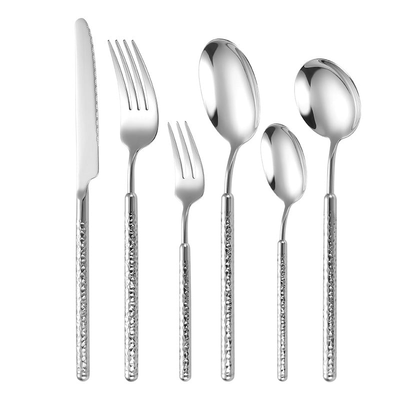 Eleganter Dessertlöffel mit Kunstvollem Griffdesign Karnz