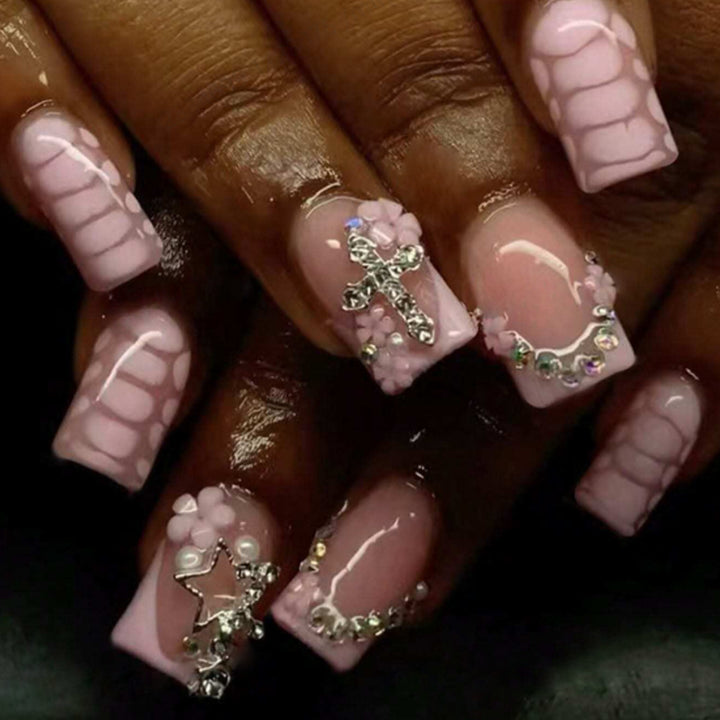 Dekorative Nagelkunst Karnz