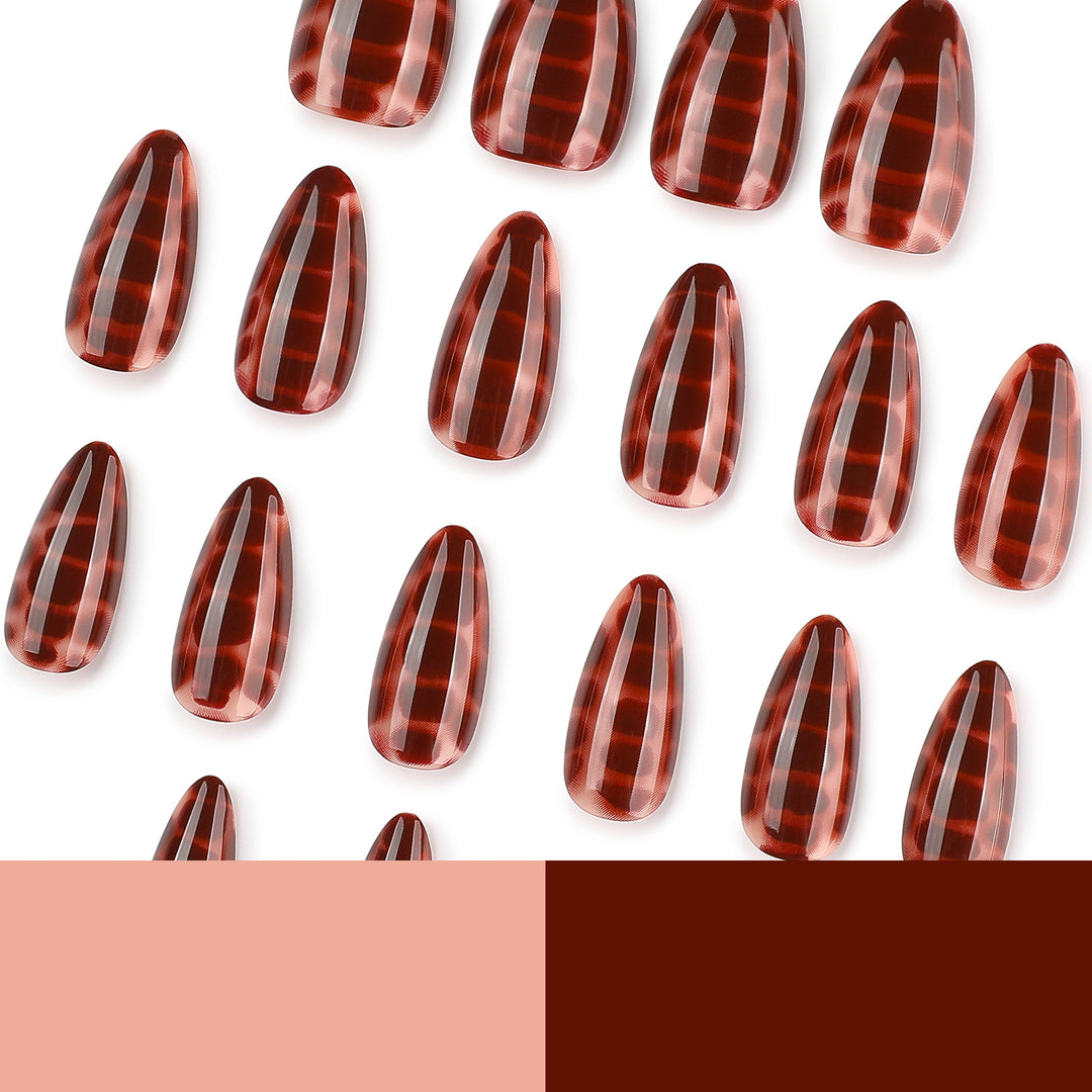 Kreatives Nageldesign Karnz