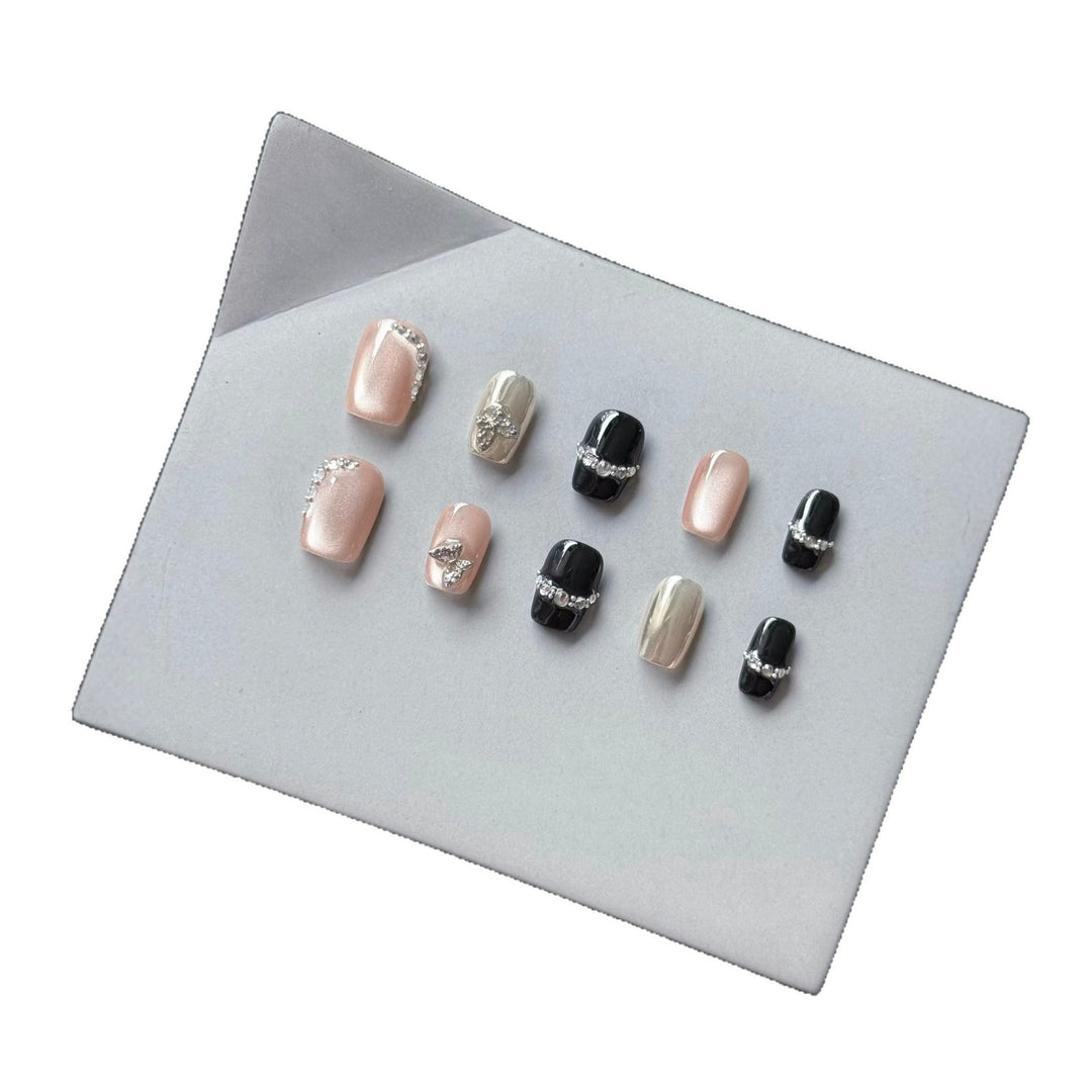 Dekorative Press-On Nagelkunst Set mit Strass-Akzenten 1791773547