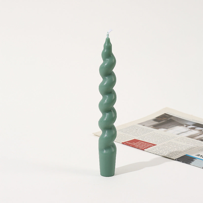 Handgegossene skulpturale Spiral-Taper-Kerze