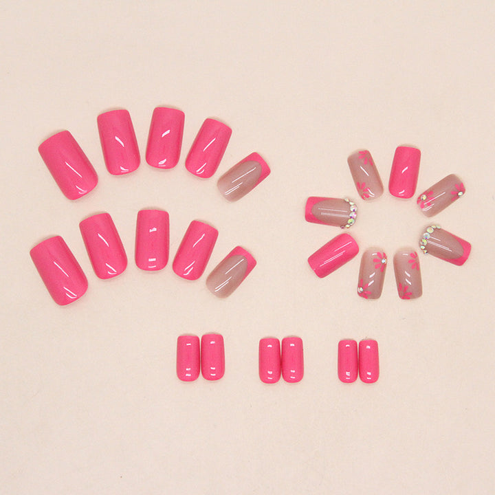 Künstlerische florale Press-On-Nageldesigns Karnz
