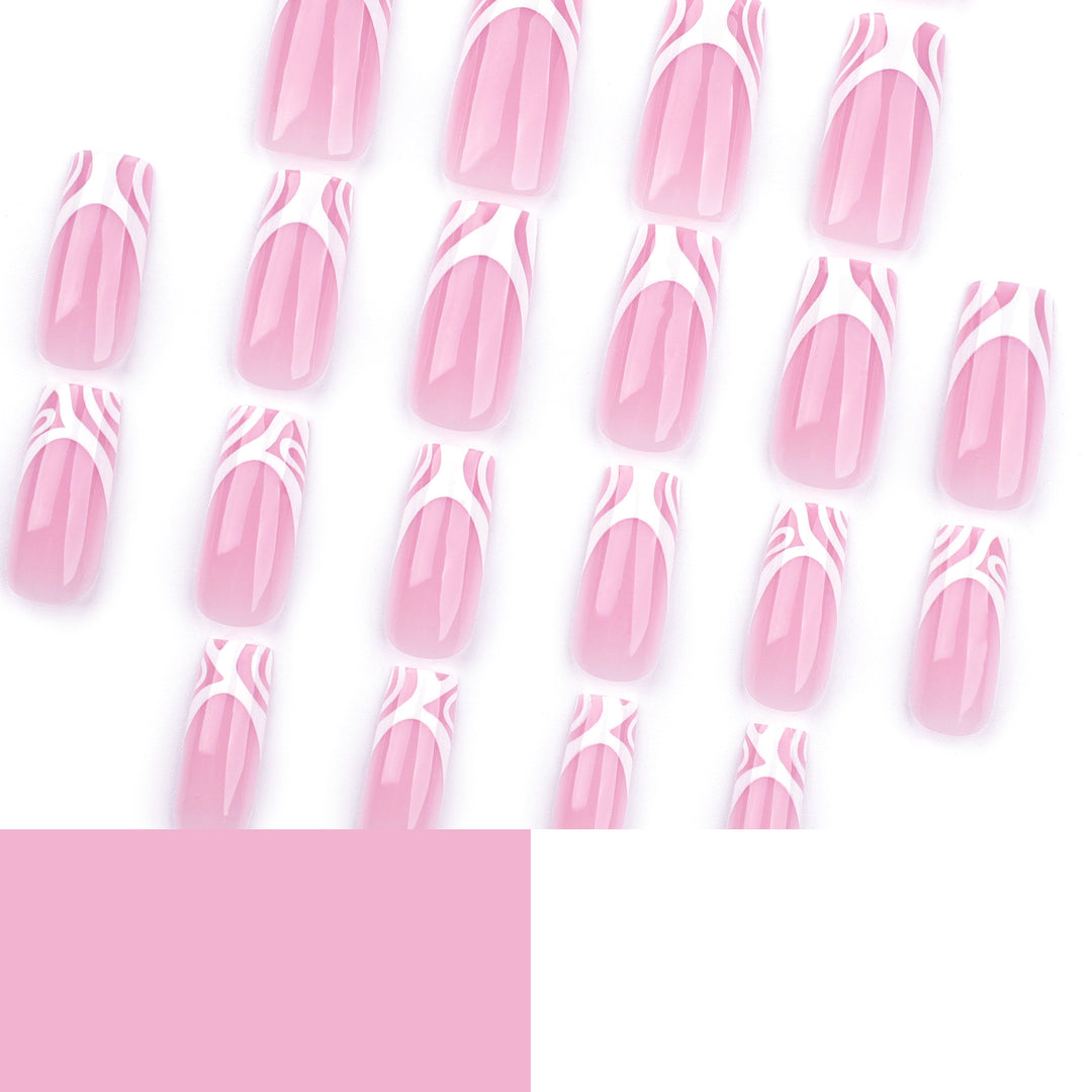Kunstvolle Nagelverlängerungen mit durchscheinendem Design und eleganten Linien Karnz