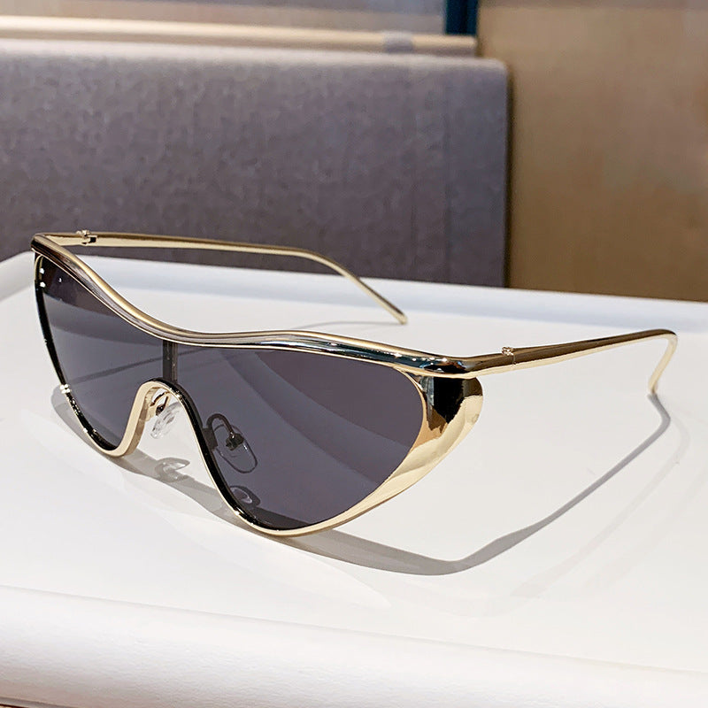 Damen futuristische Oversized-Sonnenbrille mit markantem Design Karnz