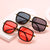 Damen quadratische Sonnenbrille mit luxuriösen Akzenten Karnz
