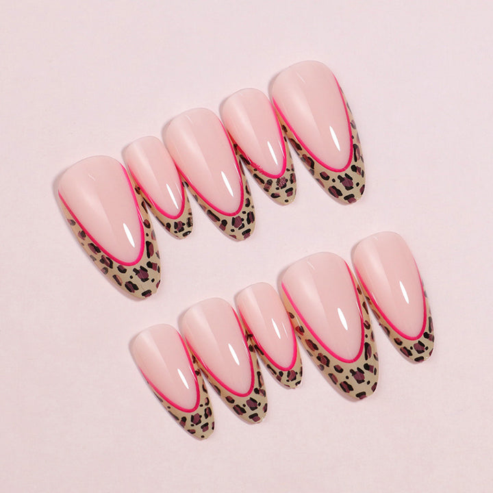 Künstlerisches Stiletto Press-On-Nagelset mit Leopardenprint-Akzenten Karnz