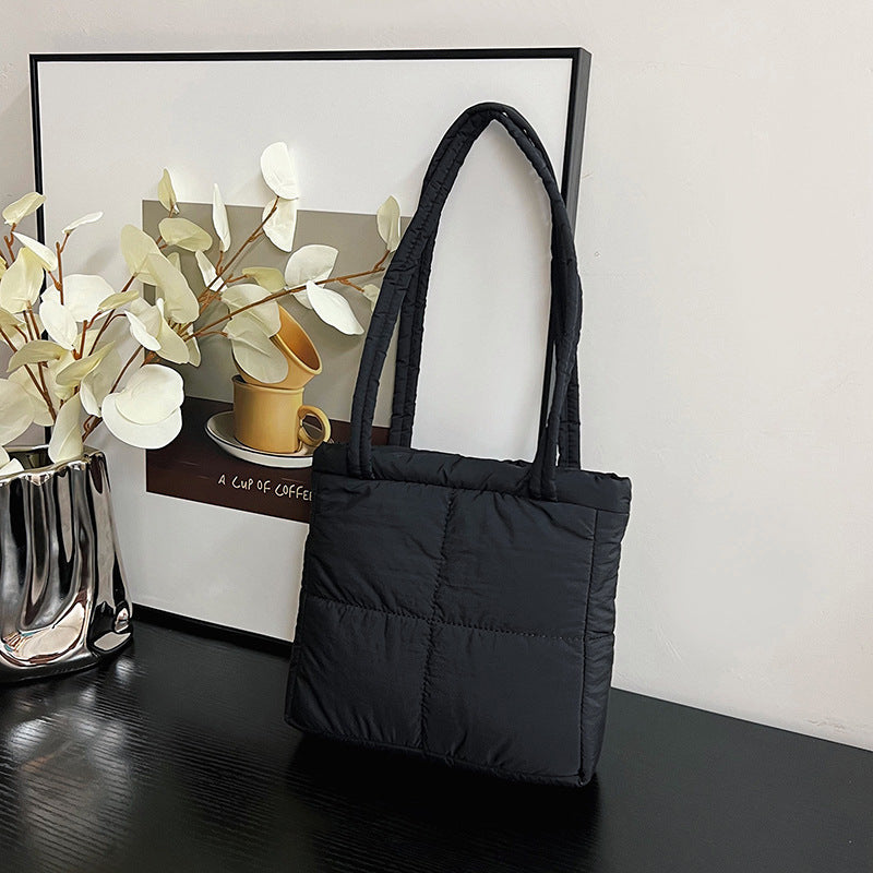 Stylische gesteppte Tragetasche Karnz
