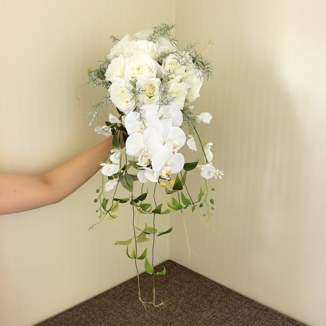 Üppiger Floraler Hochzeitsstrauß