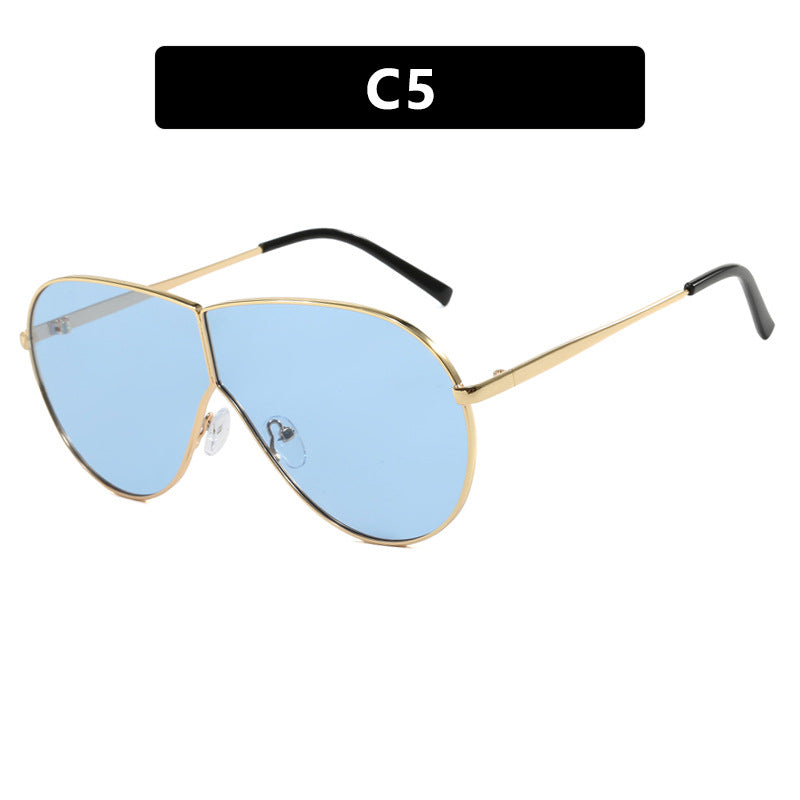 Damen Pilotensonnenbrille mit elegantem goldenen Rahmen und blauen Gläsern Karnz