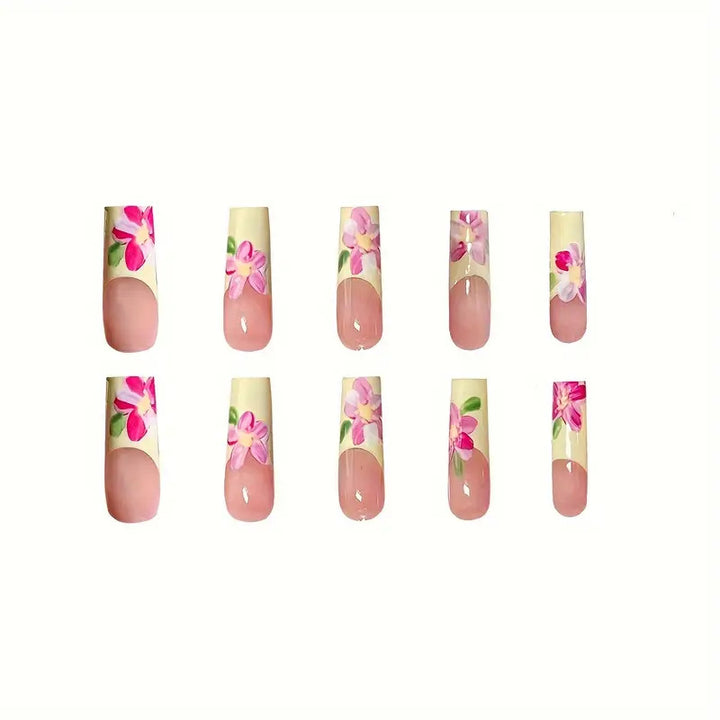 Dekorative florale Design-Nagelverlängerungen Karnz