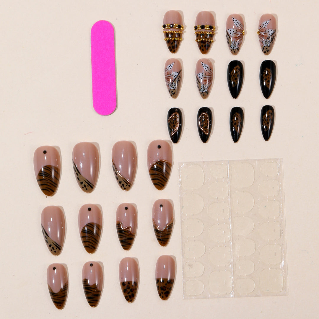 Dekorative 3D Stiletto Nagelkunst Extensions Karnz
