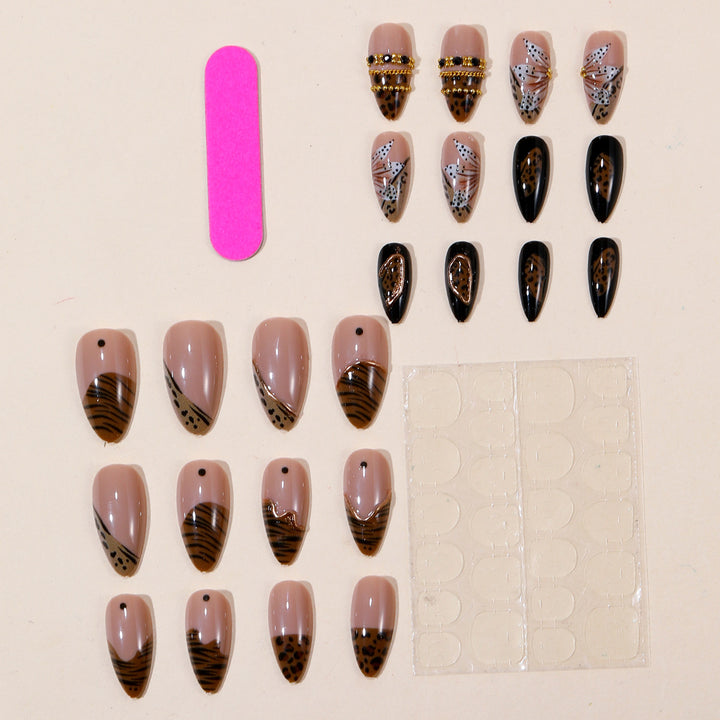 Dekorative 3D Stiletto Nagelkunst Extensions Karnz
