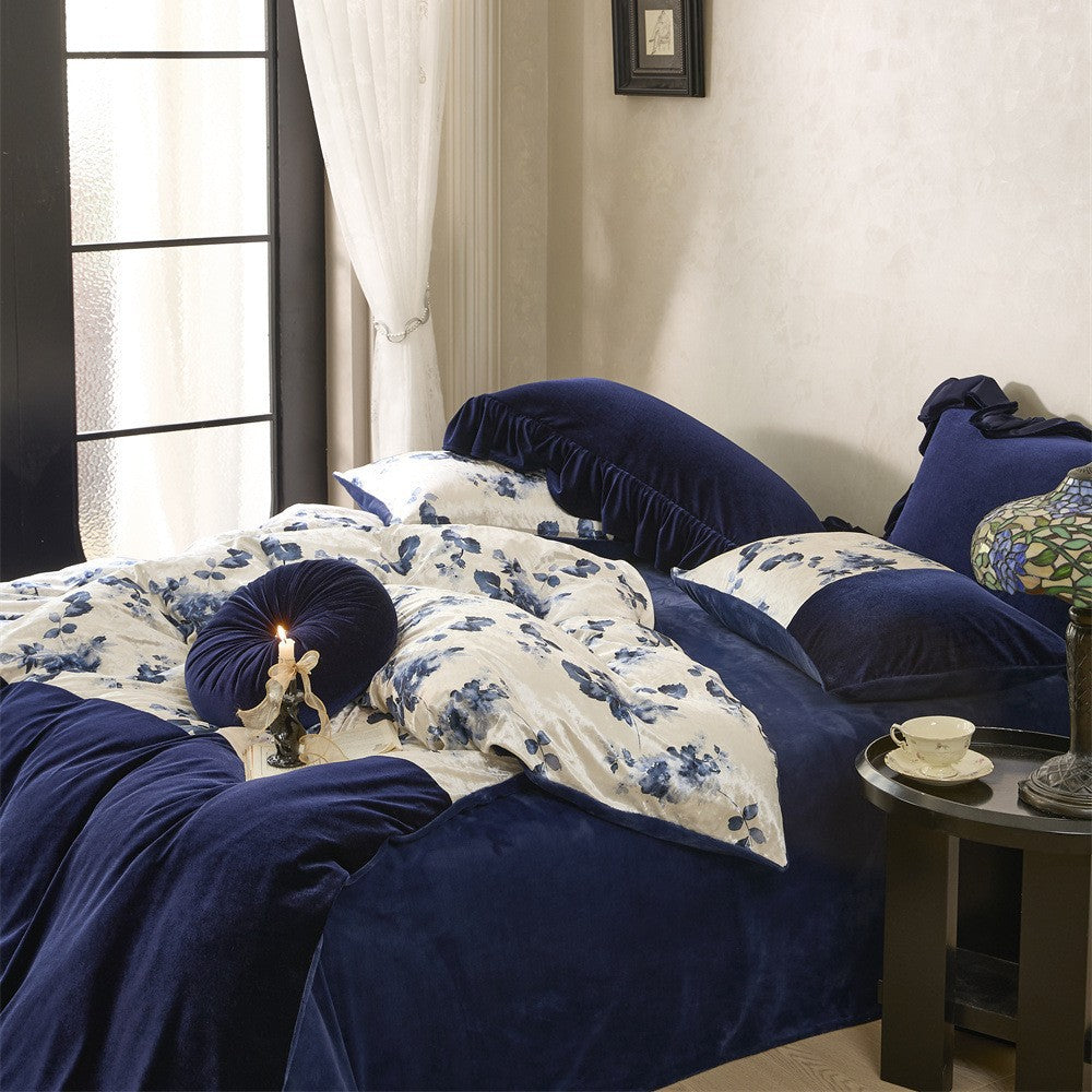 Samt-Finish Wendedecke & Blumenpaneel Bett Ensemble