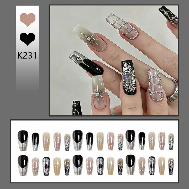 Kunstnagelset mit eleganten Glitzer- und Designakzenten Karnz
