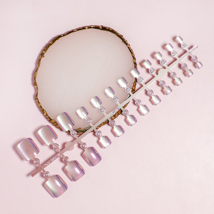 Iridescent Press-On Nail Art Set Karnz