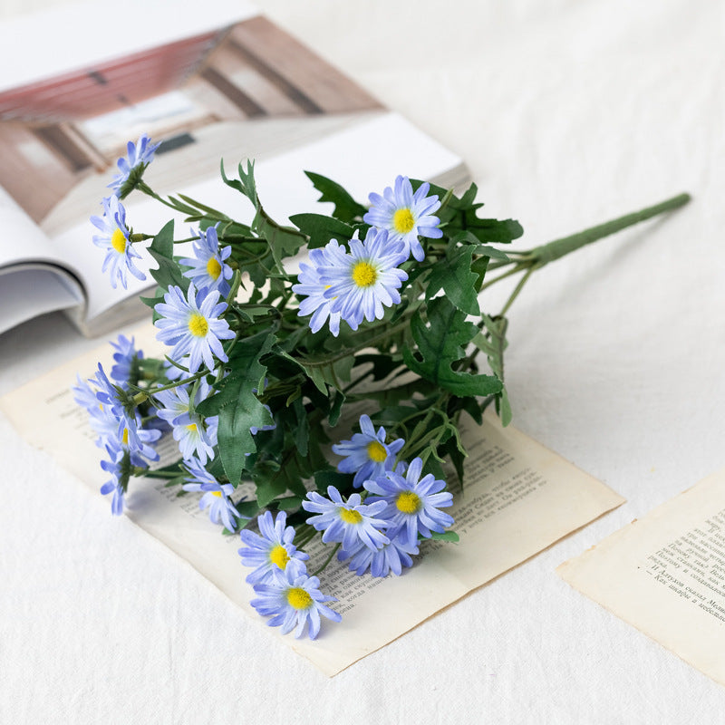 Künstliche Blumenanordnung