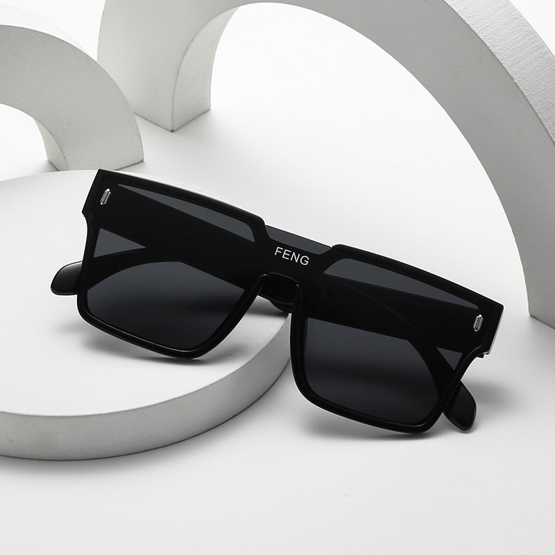 Damen modische quadratische Sonnenbrille mit robustem Kunststoffrahmen Karnz