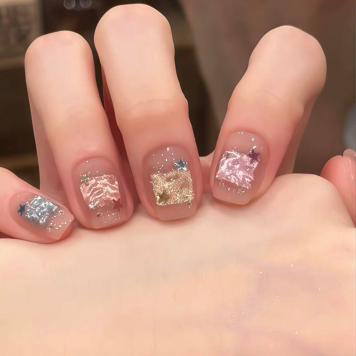 Kunstnägel Im Innovativen Glitzerdesign Karnz