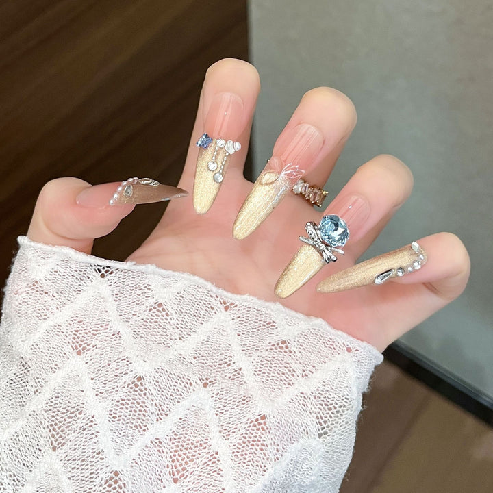 Dekorative Glam Nail Art Extensions Karnz