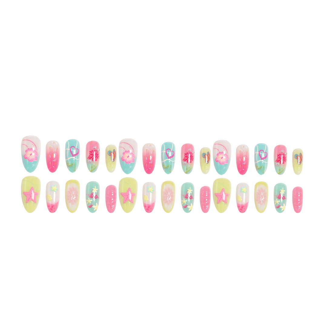 Kunstvolle 3D Nagelspitzen mit maritimem Motiv Karnz