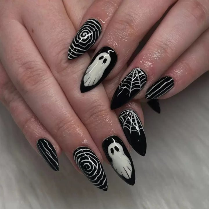 Künstlerisches Nageldesign