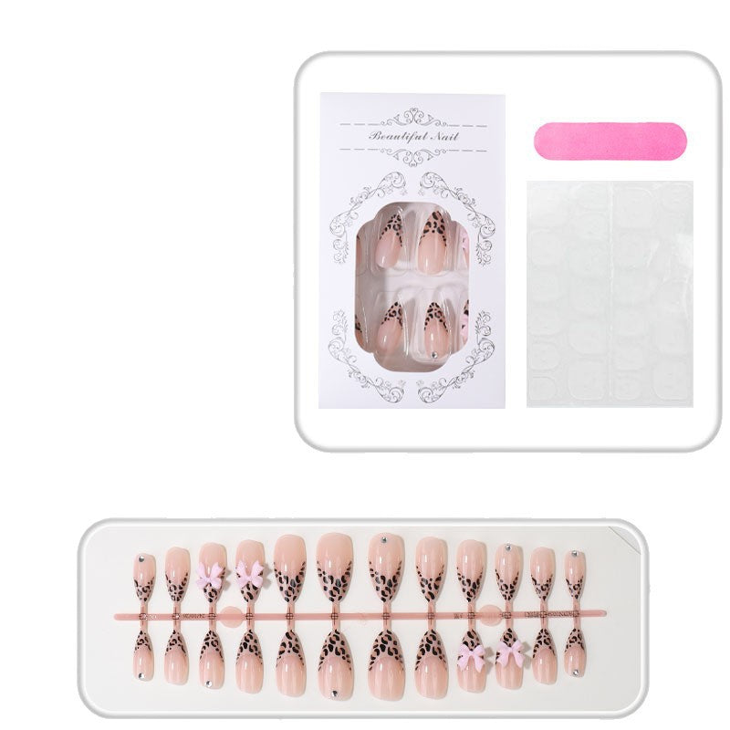 Stylische Tierdruck Press-On Nagelspitzen Karnz