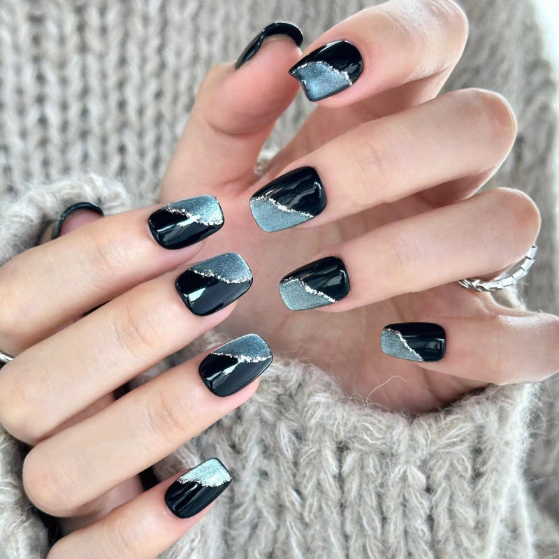 Glänzendes dekoratives Press-On-Nagelset Karnz