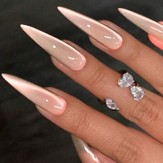 Gel-Nagel-Spitzen Karnz