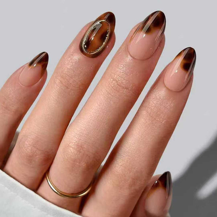 Glänzende Kunstnägel Im Eleganten Teardrop-Design Karnz