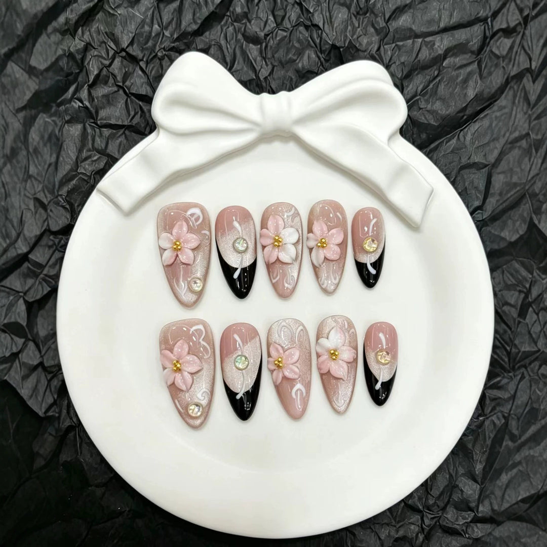 Künstlerisches Press-On Nagelkunst-Set mit Blumendesign