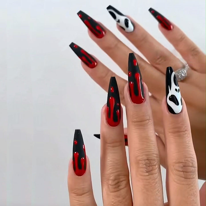 Gothic-Themen Press-On Nagelkunst Set Karnz