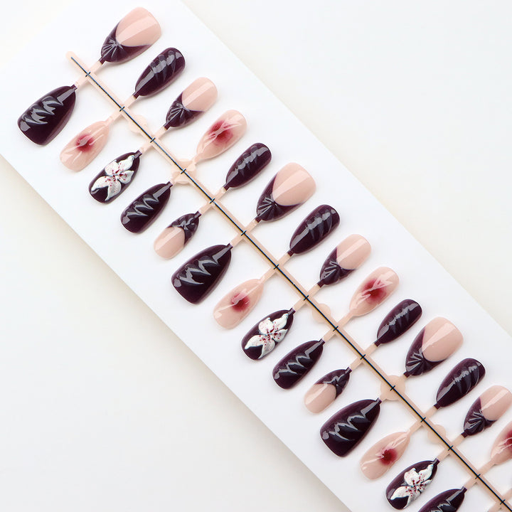 Künstlerisches Floral Press-On Nagelset