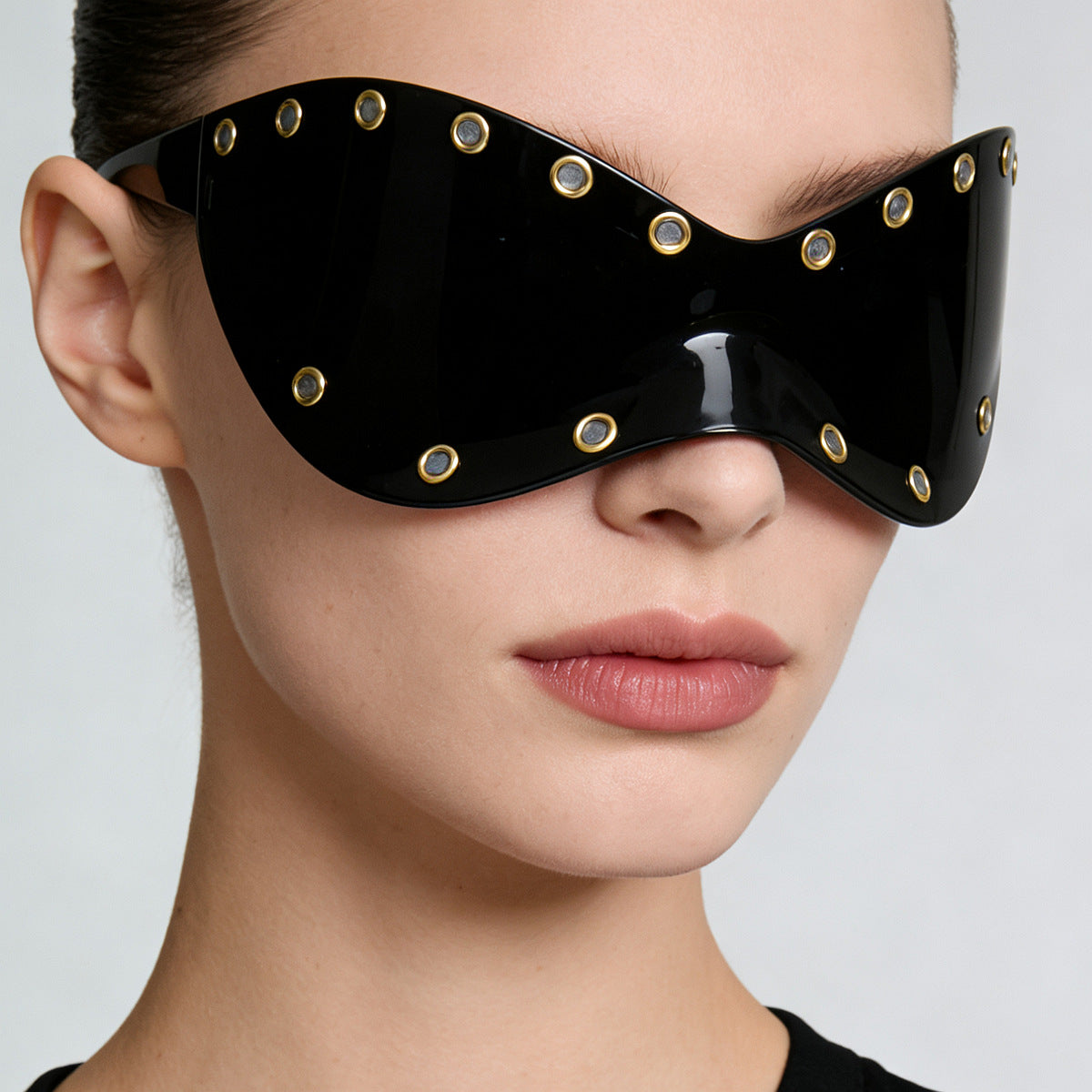 Damen Sportliche Designer-Sonnenbrille mit innovativen Metallakzenten Karnz