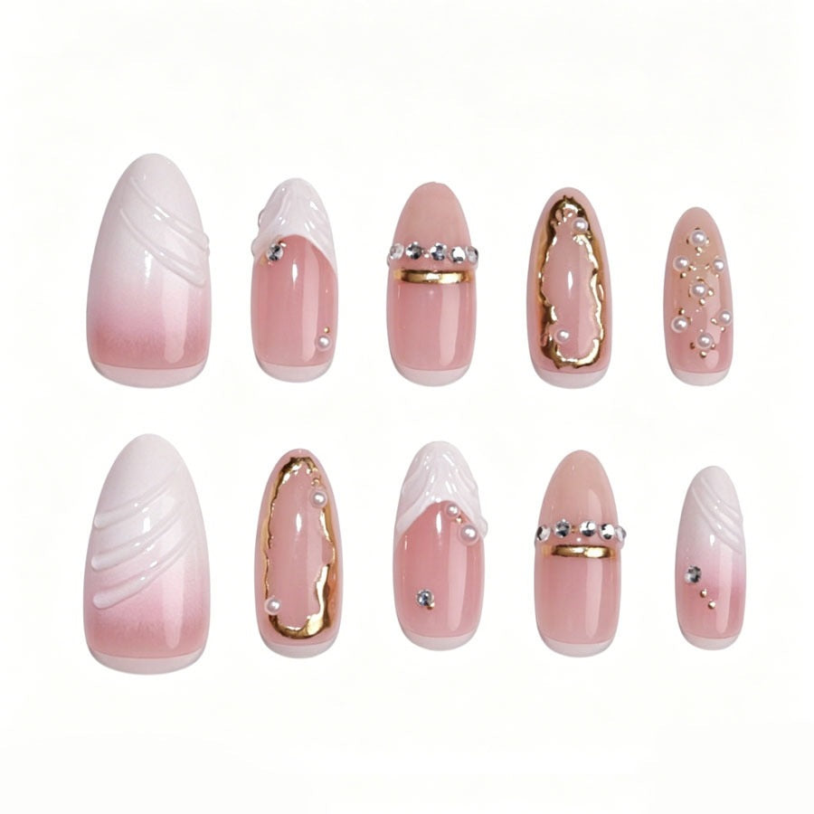 Elegantes Kunstnagelset mit filigranen 3D-Details Karnz