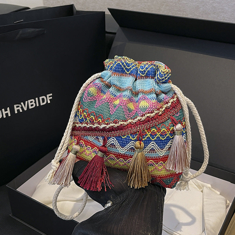 WoBohemian Bestickte Bucket Bag Karnz