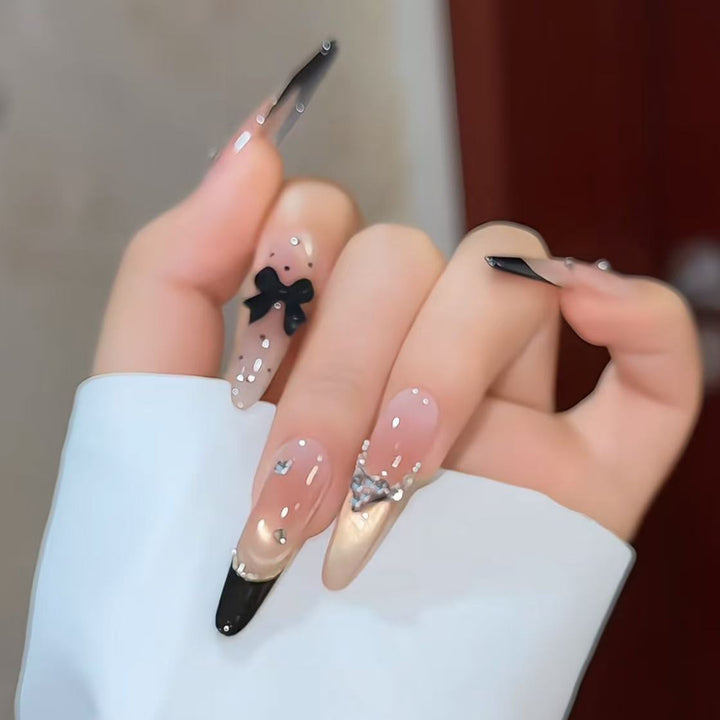 Elegante spitze Press-On-Nagelerweiterungen Karnz