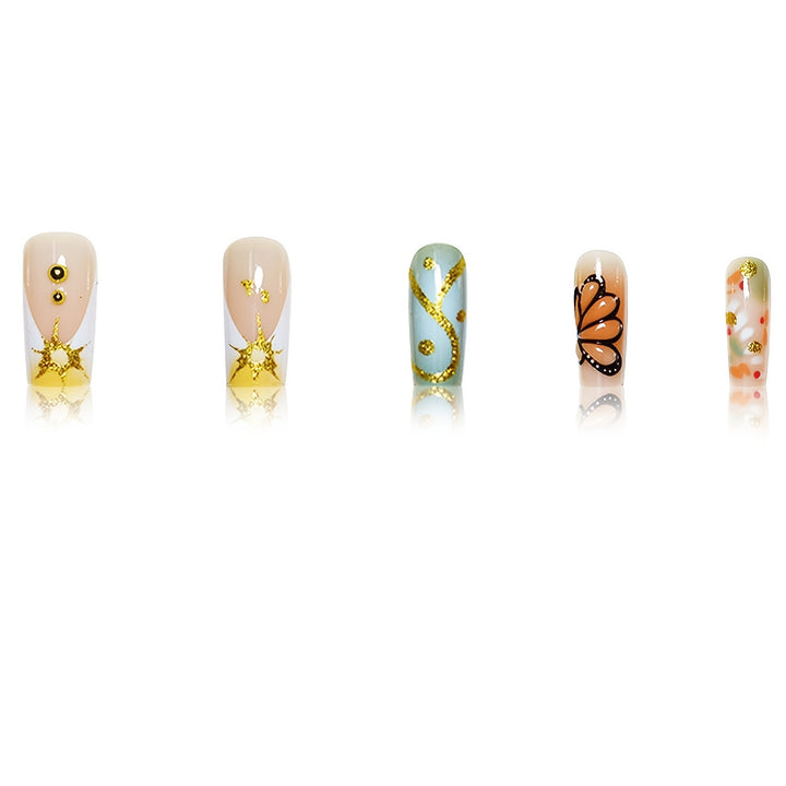 Kreatives Schmetterlingsdesign Nagelkunst Karnz